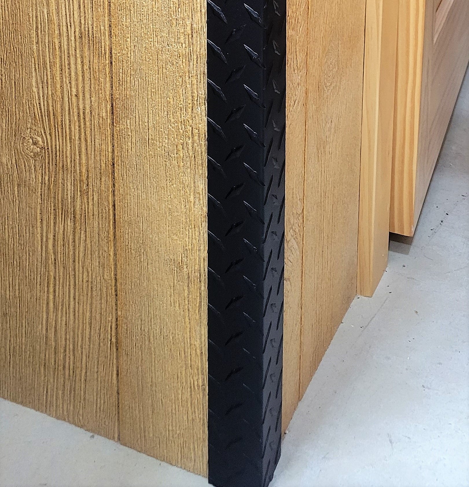 Steel Building Corner Metal Corner Trim Guards | Corner Protection | Tread-Ware