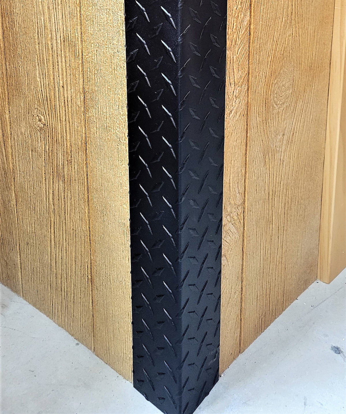 3 In Outside Corner Guard, Aluminum Diamond Plate Trim TreadWare